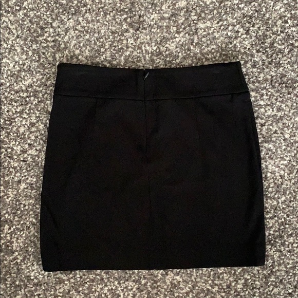 Mini skirt - Picture 2 of 3